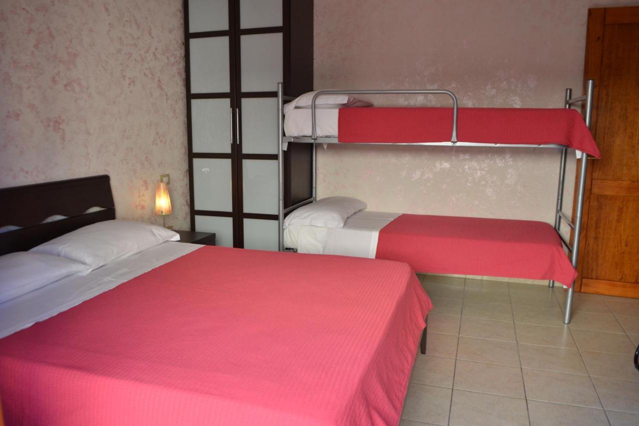 Bed and Breakfast Sa Marina La Caletta Exteriér fotografie