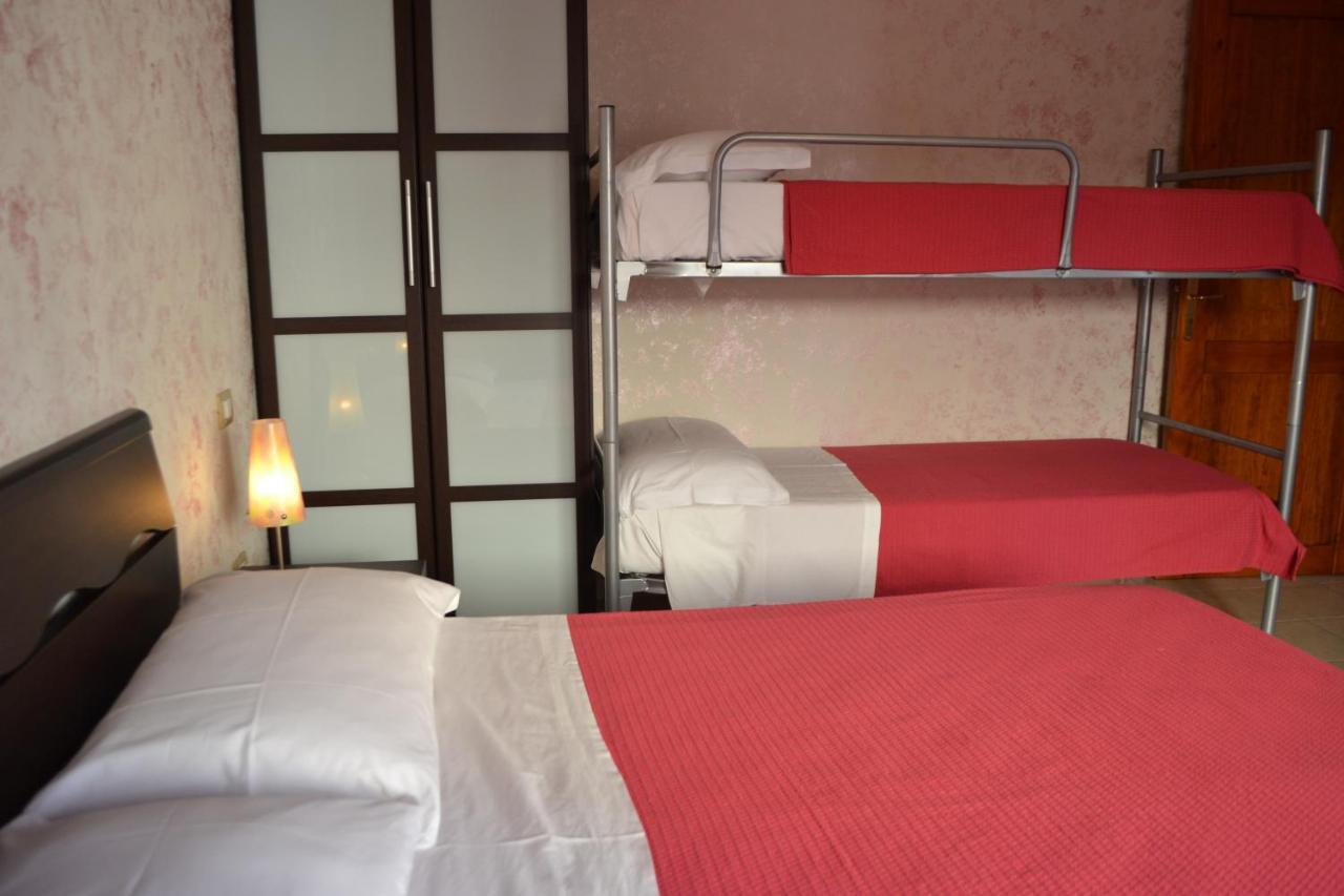 Bed and Breakfast Sa Marina La Caletta Exteriér fotografie