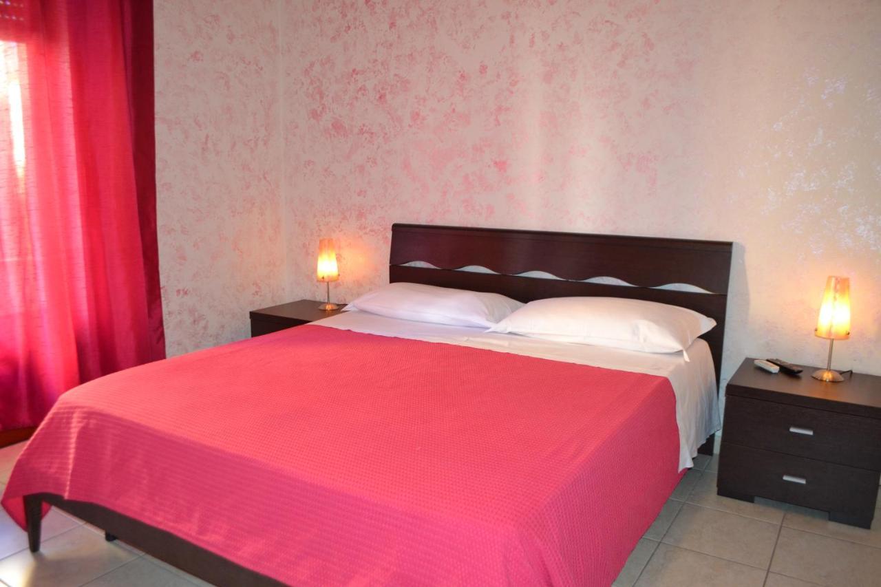 Bed and Breakfast Sa Marina La Caletta Exteriér fotografie